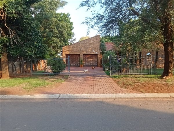 4 Bedroom House 4 Bedroom House