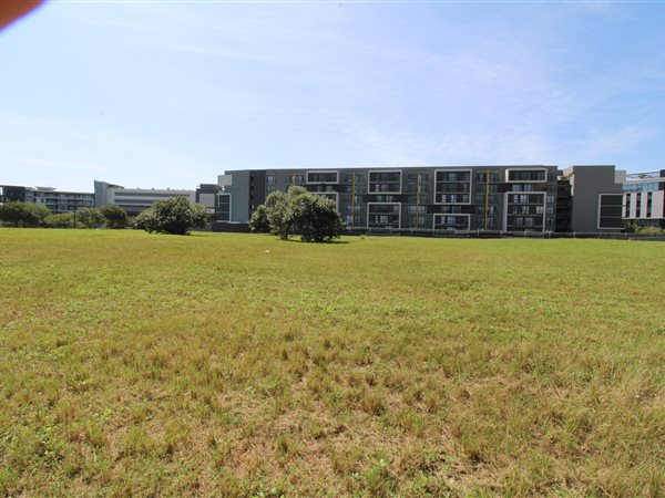 4 831 m² Land