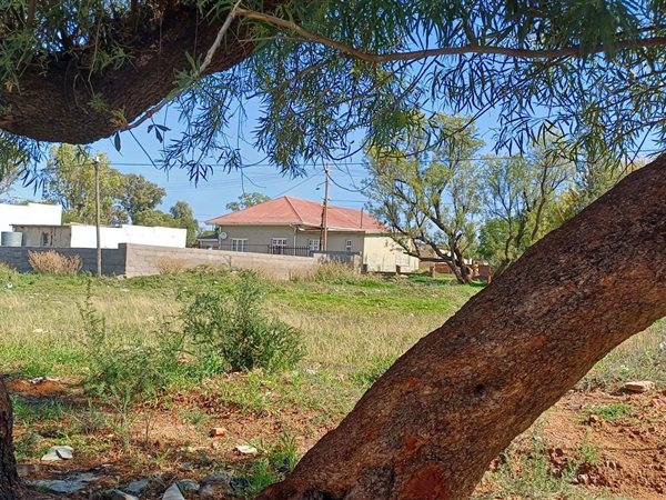 952 m² Land