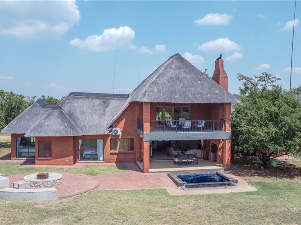 4 Bedroom House 4 Bedroom House