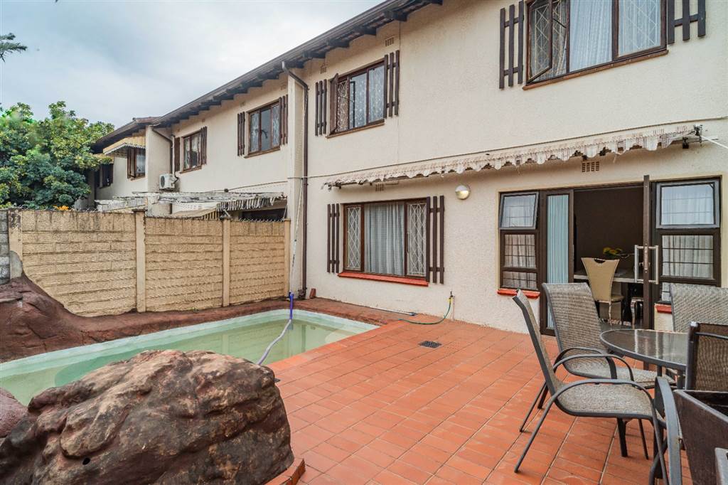 4 Bedroom Townhouse 4 Bedroom Townhouse
