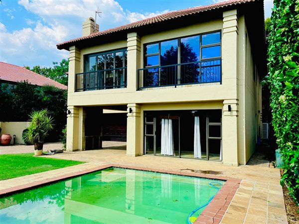 4 Bedroom House 4 Bedroom House