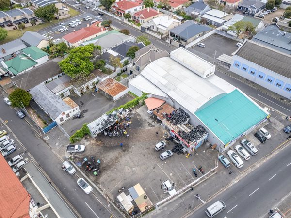 910 m² Land