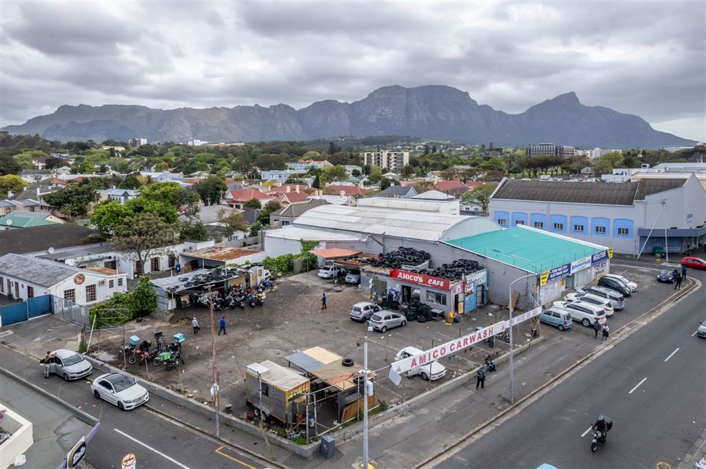 910 m² Land