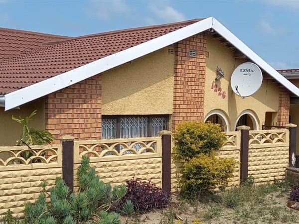 3 Bedroom House 3 Bedroom House