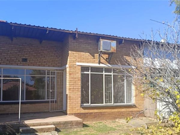 2 Bedroom Townhouse 2 Bedroom Townhouse