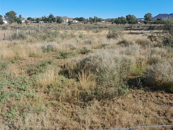 1 983 m² Land