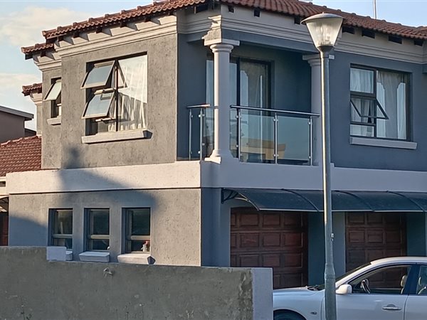 6 Bedroom House