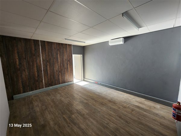 104 m² Commercial space 104 m² Commercial space