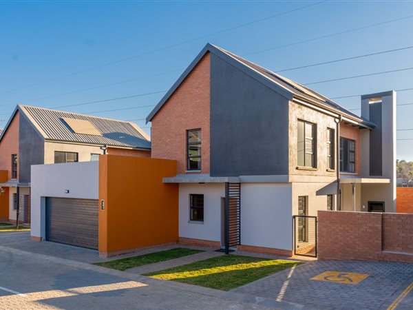 4 Bedroom House 4 Bedroom House