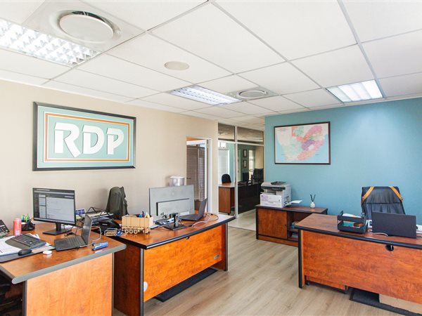 151 m² Office Space 151 m² Office Space