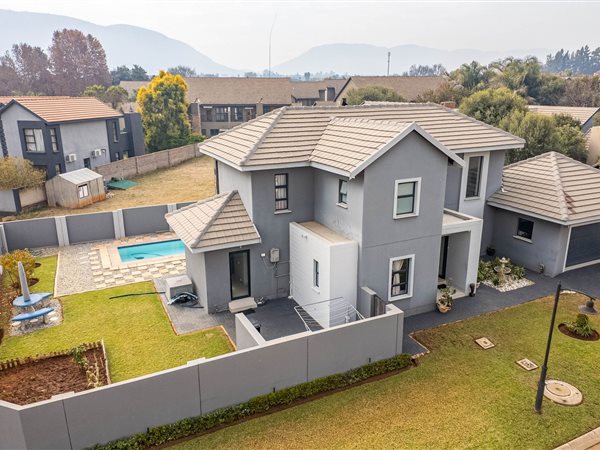4 Bedroom House 4 Bedroom House
