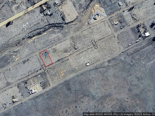 1 983 m² Land