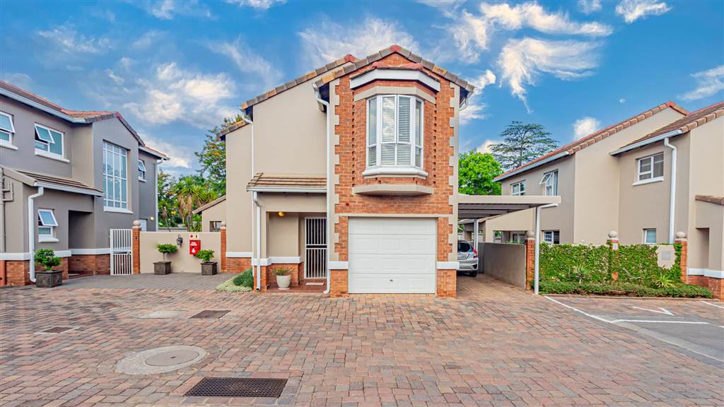 3 Bedroom Townhouse 3 Bedroom Townhouse