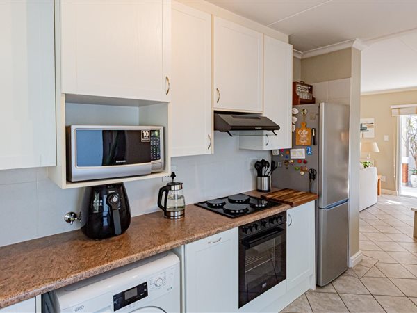 3 Bedroom Townhouse 3 Bedroom Townhouse
