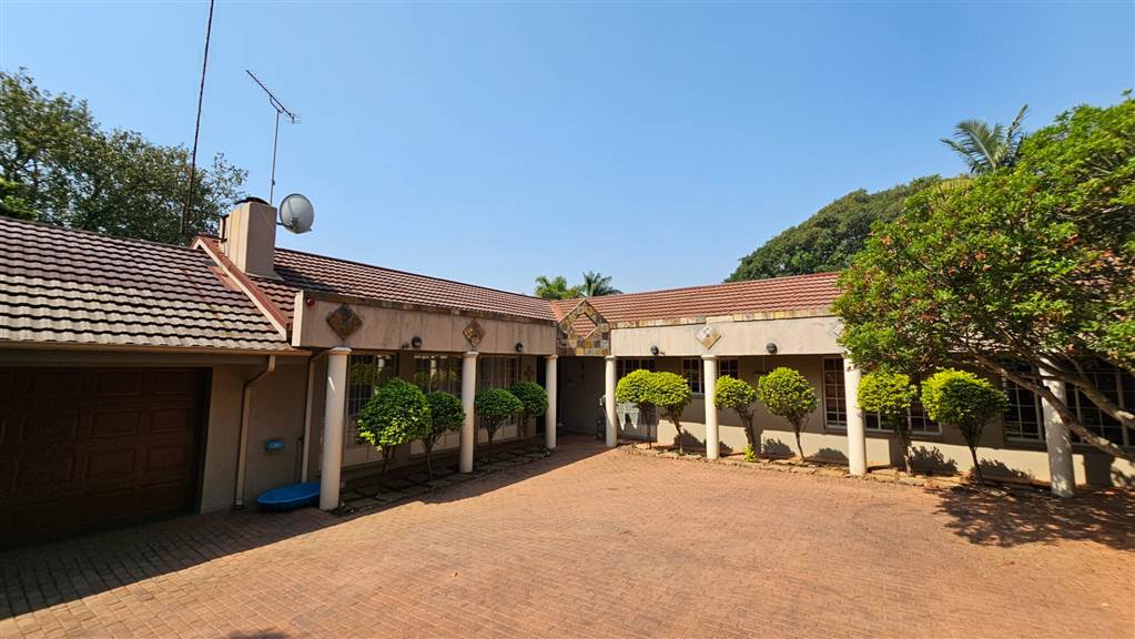 4 Bedroom House 4 Bedroom House