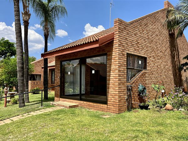 2 Bedroom Townhouse 2 Bedroom Townhouse