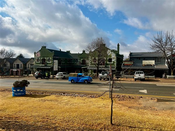 1 983 m² Land