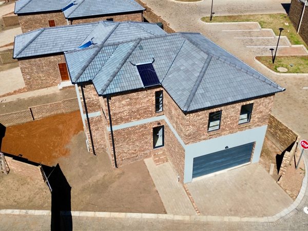 4 Bedroom House 4 Bedroom House