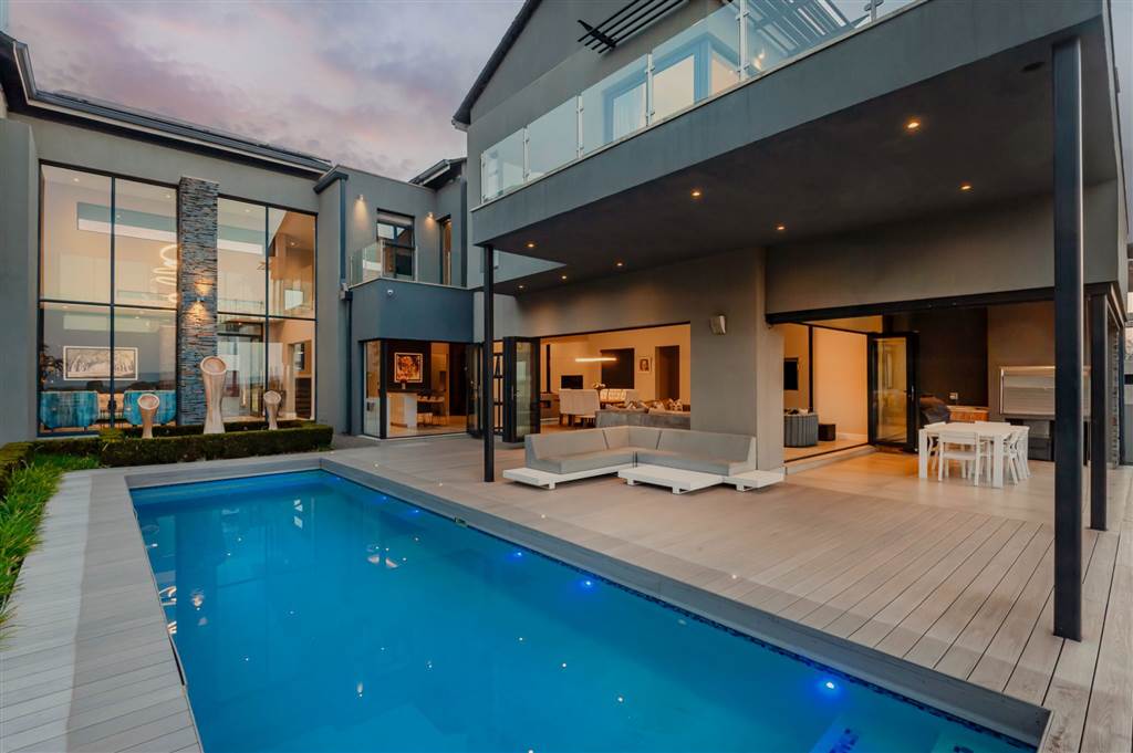 5 Bedroom House 5 Bedroom House