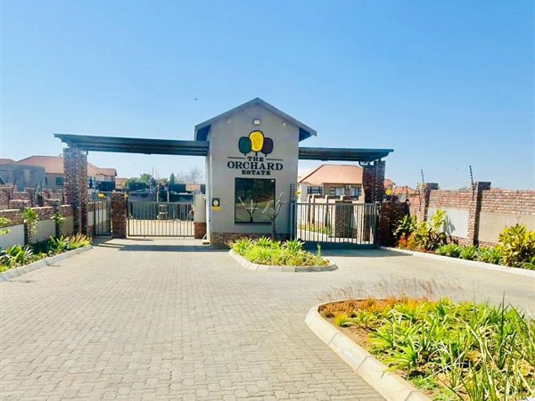 3 Bedroom Townhouse 3 Bedroom Townhouse