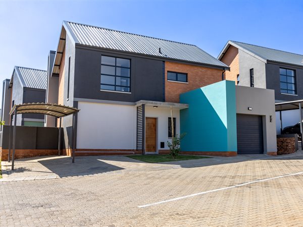 4 Bedroom House 4 Bedroom House