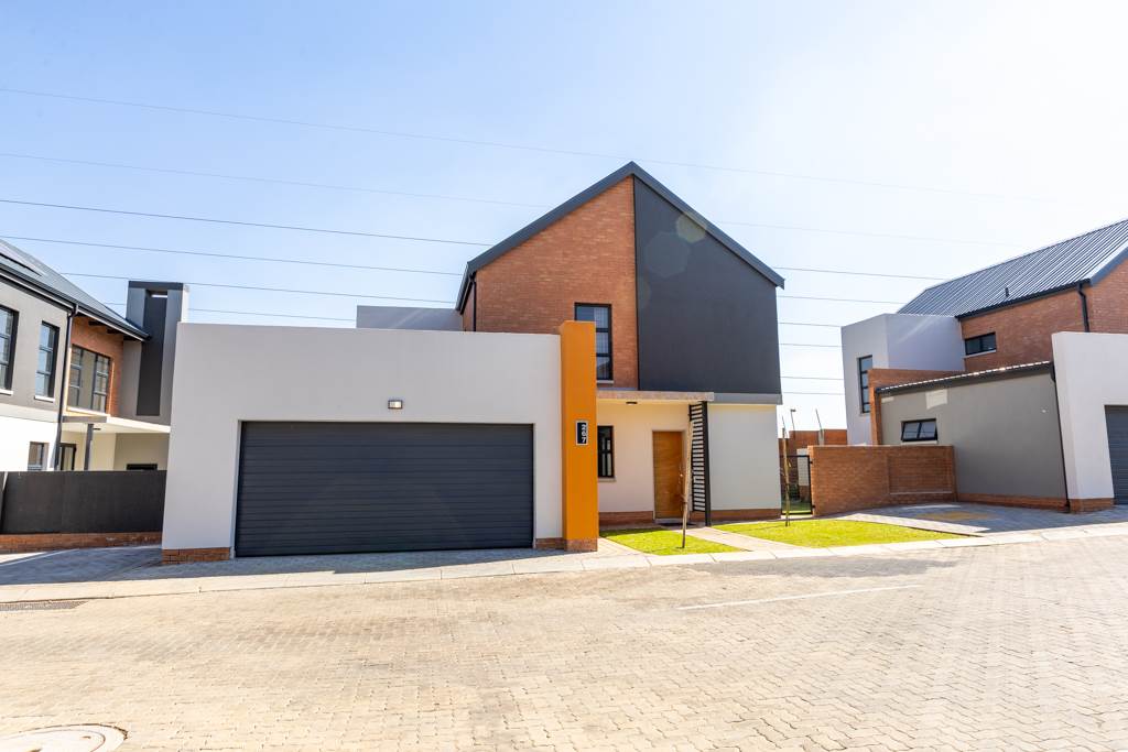 4 Bedroom House 4 Bedroom House