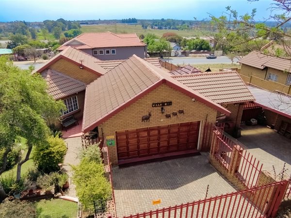 4 Bedroom House 4 Bedroom House