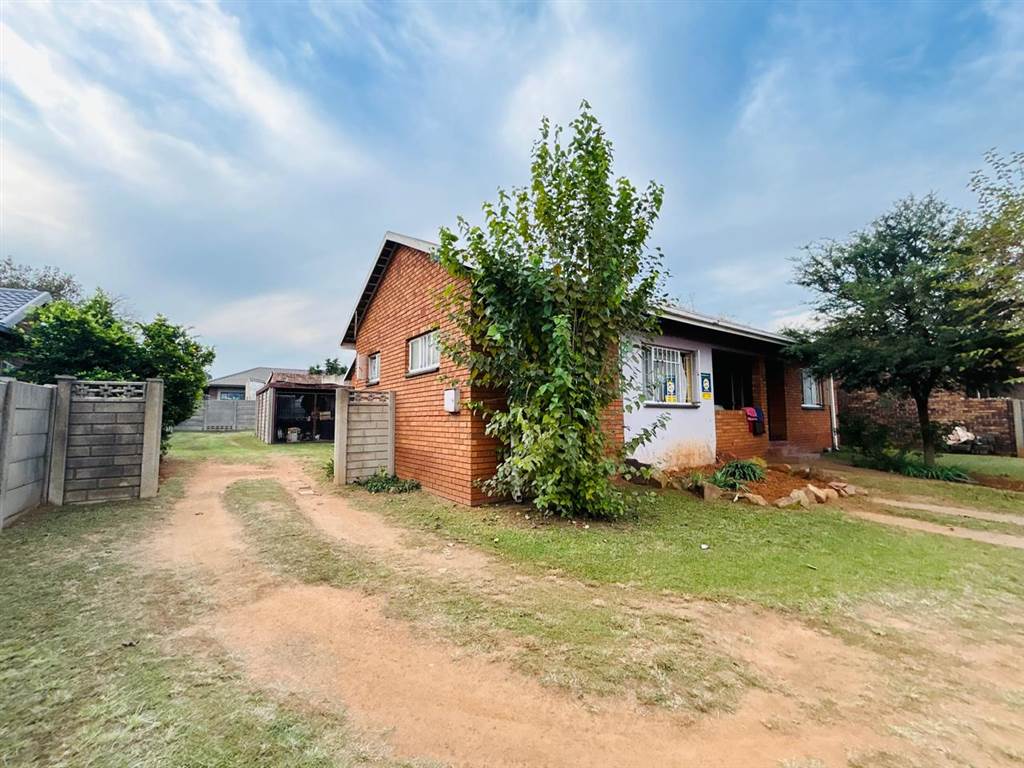 4 Bedroom House 4 Bedroom House