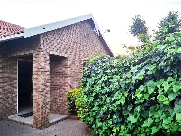 2 Bedroom Townhouse 2 Bedroom Townhouse