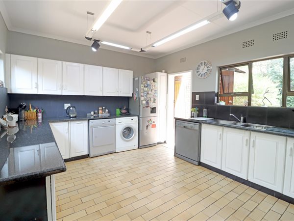 3 Bedroom House 3 Bedroom House