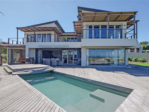 6 Bedroom House