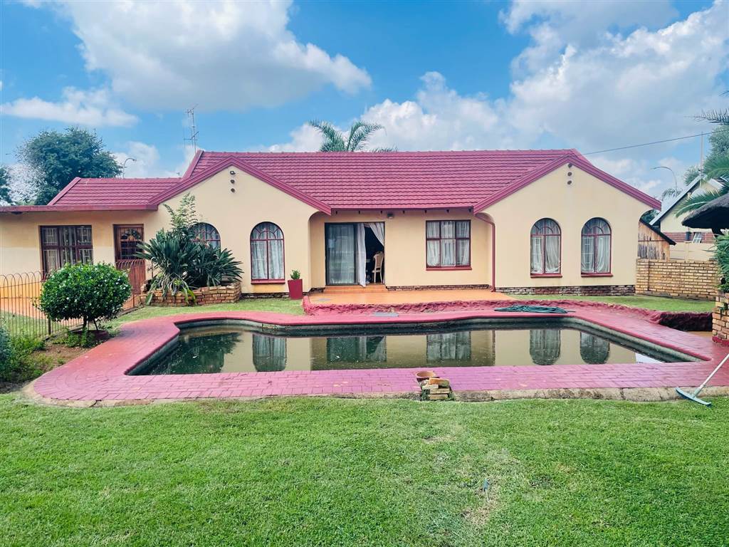 3 Bedroom House 3 Bedroom House