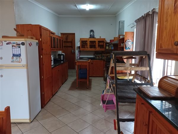 6 Bedroom House 6 Bedroom House