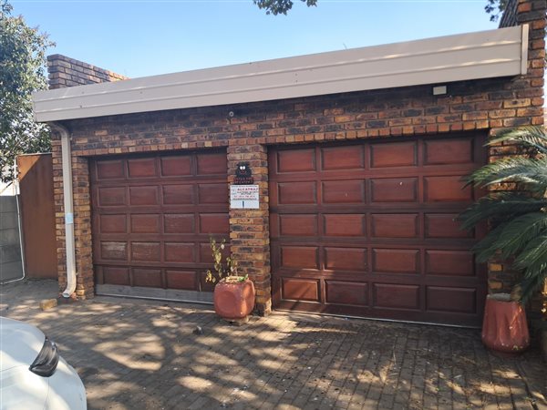 4 Bedroom House 4 Bedroom House