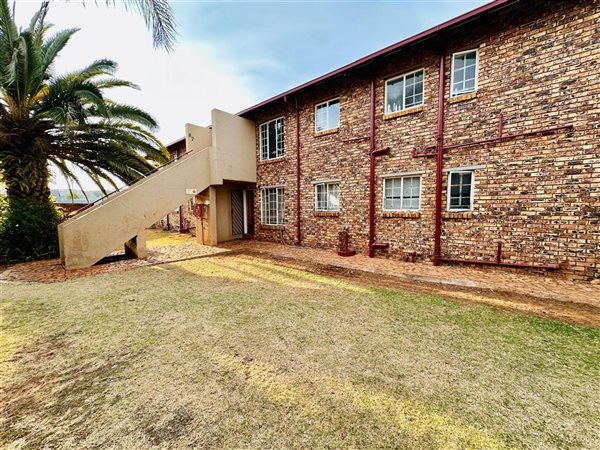 2 Bedroom Townhouse 2 Bedroom Townhouse