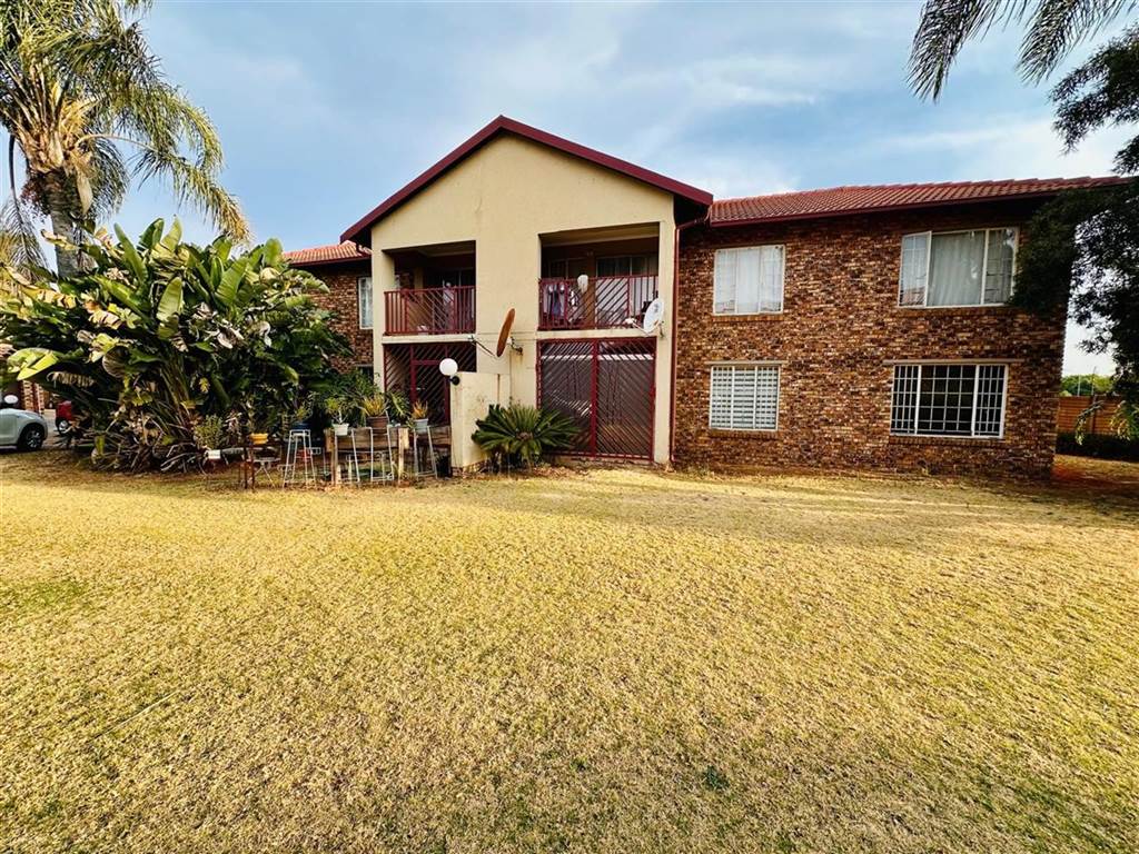 2 Bedroom Townhouse 2 Bedroom Townhouse