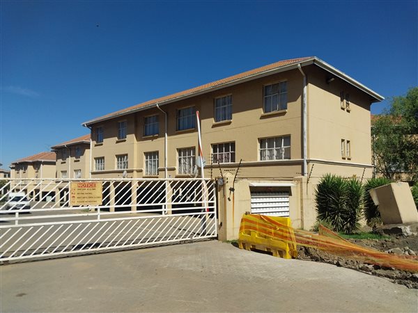 3 Bedroom Apartment 3 Bedroom Apartment