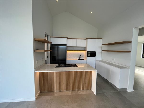 4 Bedroom House 4 Bedroom House