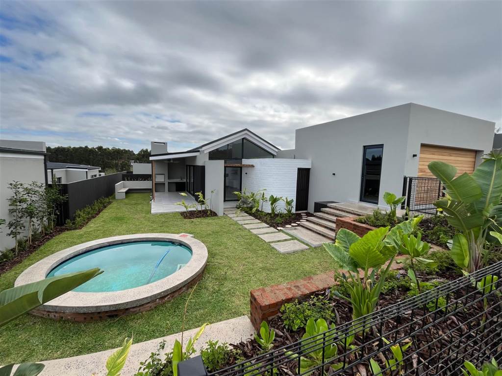 4 Bedroom House 4 Bedroom House