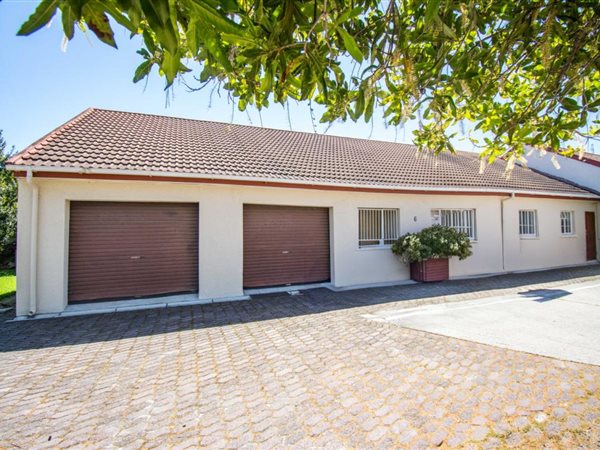 3 Bedroom Townhouse 3 Bedroom Townhouse