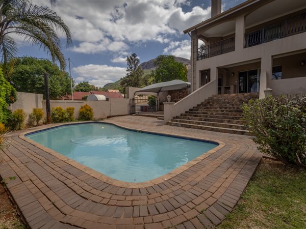 4 Bedroom House 4 Bedroom House