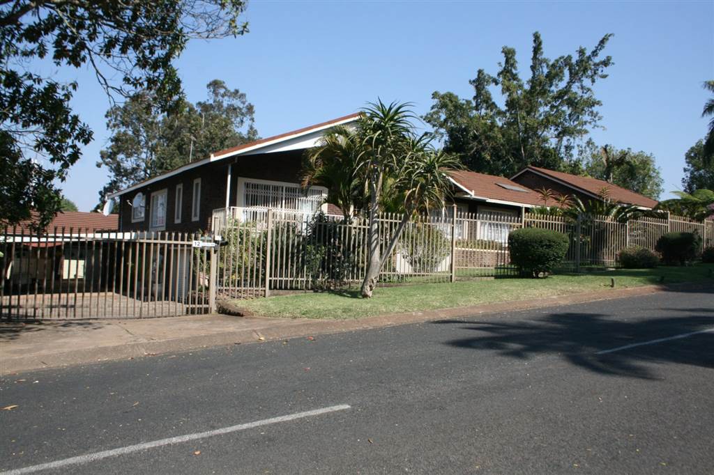 4 Bedroom House 4 Bedroom House