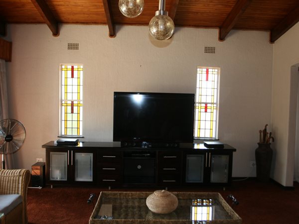 4 Bedroom House 4 Bedroom House