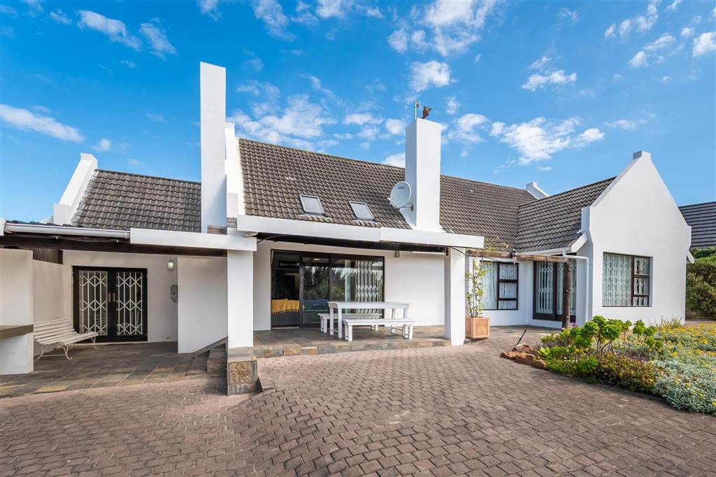 5 Bedroom House 5 Bedroom House