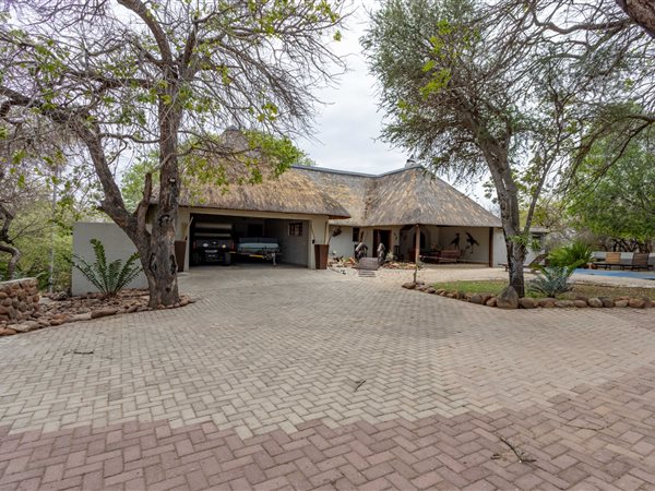 4 Bedroom House 4 Bedroom House