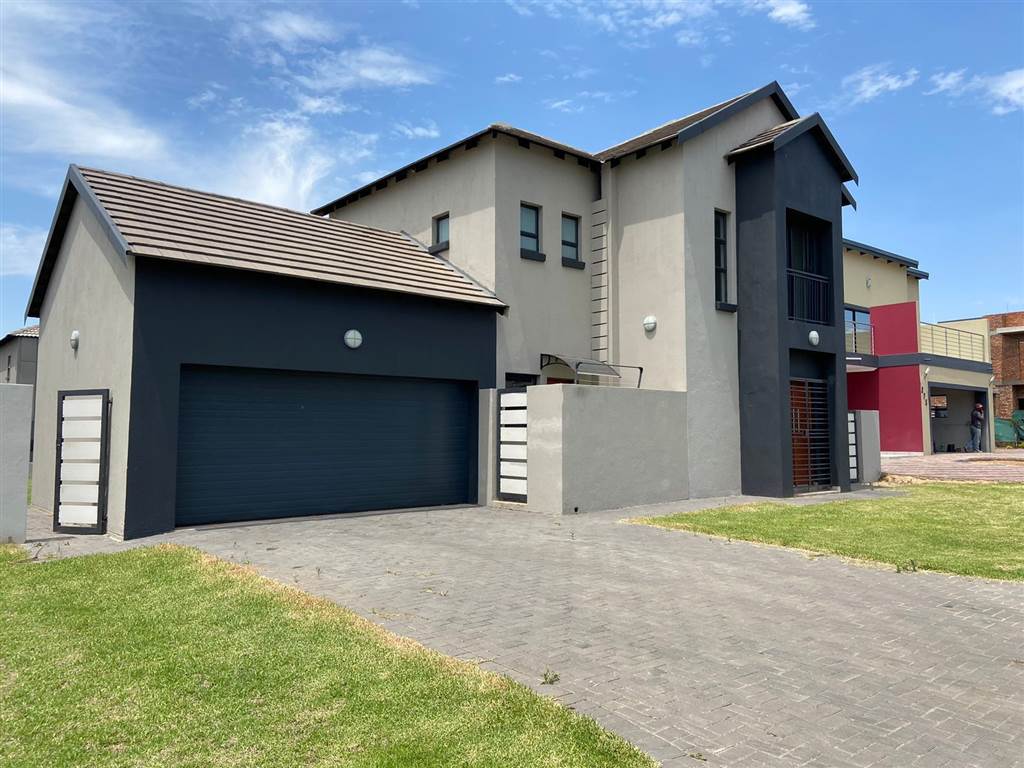 3 Bedroom House 3 Bedroom House