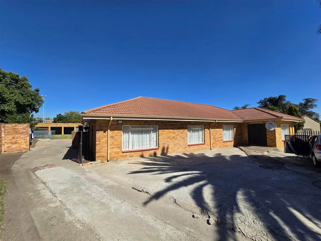 3 Bedroom House 3 Bedroom House