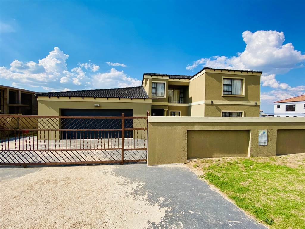 6 Bedroom House 6 Bedroom House