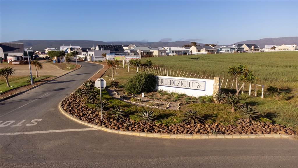 615 m² Land